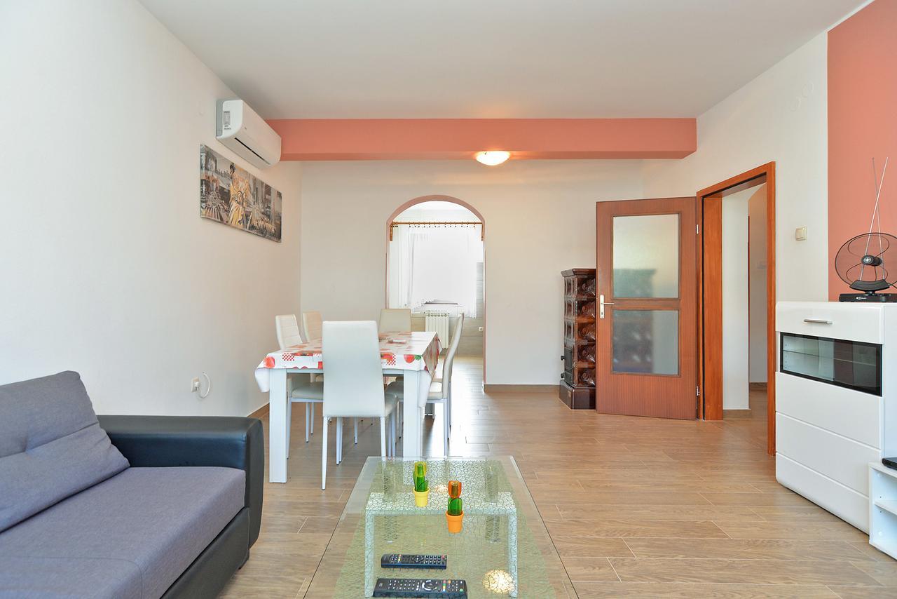 Apartments Gracijano 1724 Ližnjan Exterior foto